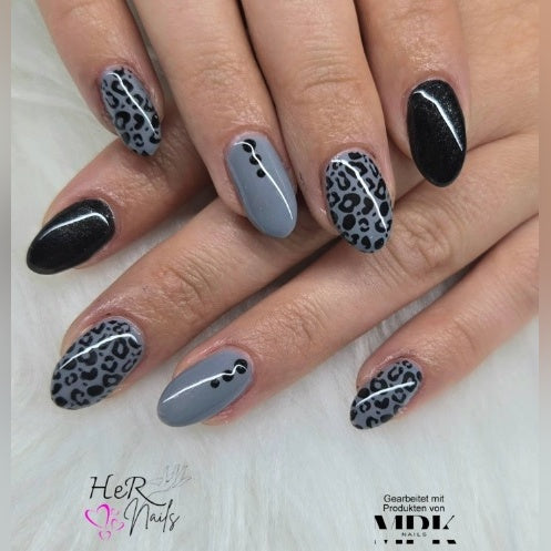 Bild 1 in Galerieansicht laden. PRO Stamping Lack 10ml Black