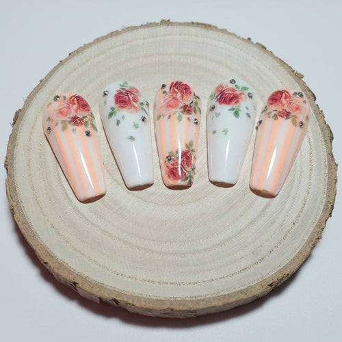 Bild 1 in Galerieansicht laden. 10x Nailart Transfer Folie in Box #29