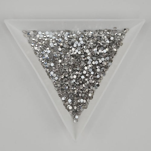 Bild 1 in Galerieansicht laden. 1440x Luminous Stars Strass Magnifico 1,8mm (SS5) + Schale