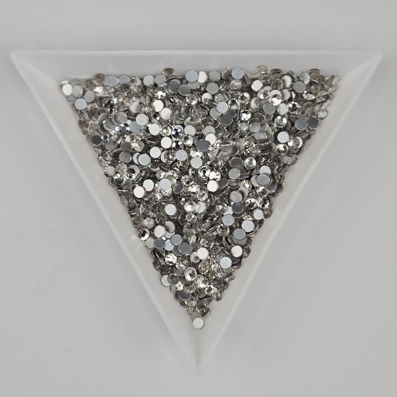 1400x Luminous Stars Strass Magnifico 2,4mm + Schale